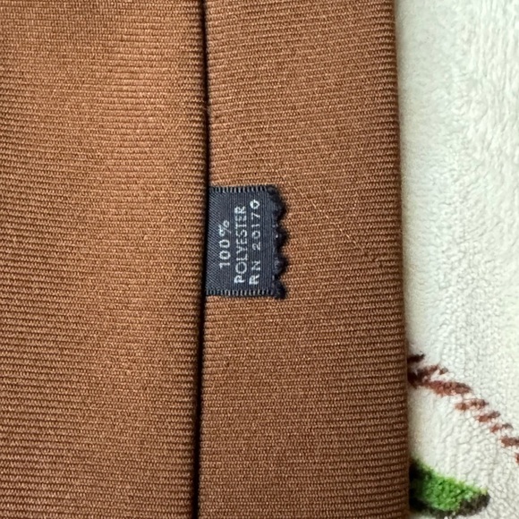 Elegant Brown Men's Tie - Picture 4 of 4